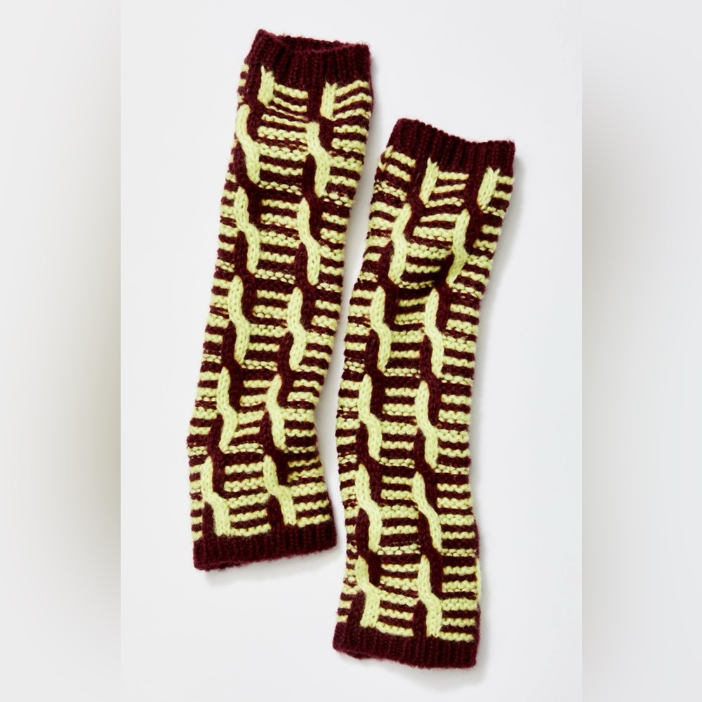 FP Mariella Cable Knit Arm Warmers
